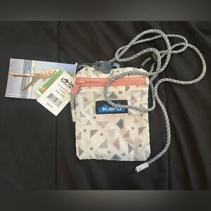 KAVU Waspusk Pouch NWT Triparty